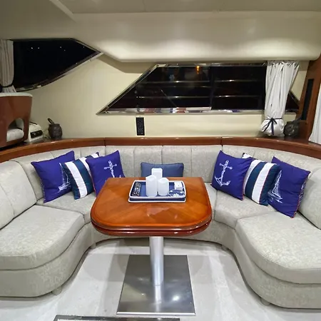 Lares Yachting *